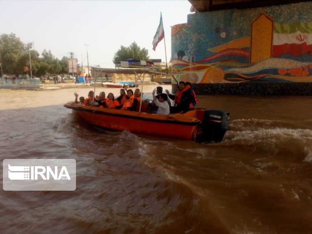 ۶ گردشگر از رودخانه کارون خرمشهر نجات یافتند