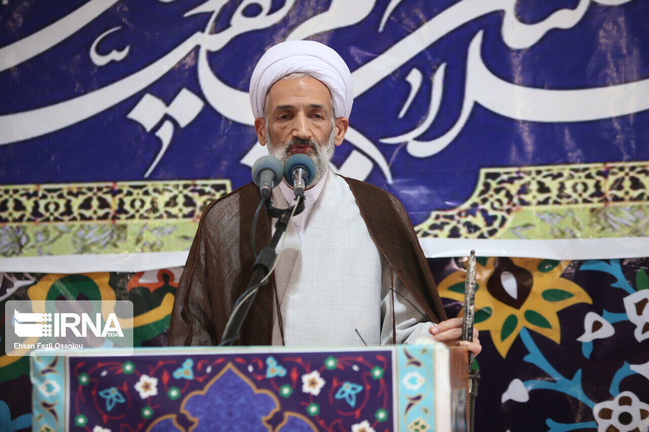 امام جمعه ساری: مهم‌ترین تهدید امروز علیه ایرانی اسلامی جنگ فرهنگی است 