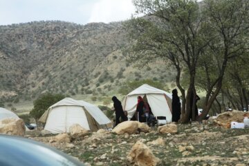 حضور گردشگران و مسافران نوروزی در طبیعت میاندار گیلانغرب