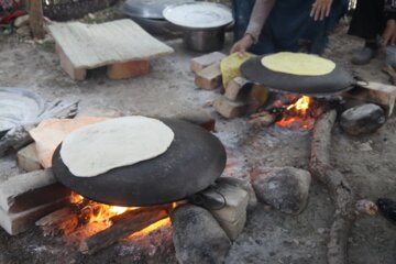 حضور گردشگران و مسافران نوروزی در طبیعت میاندار گیلانغرب