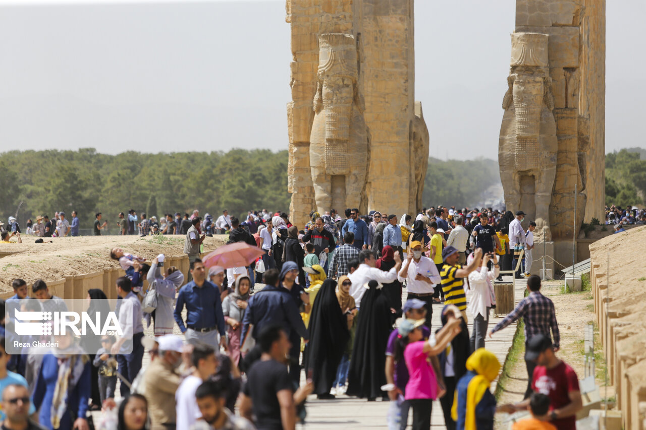 پای سخن مسافران نوروزی فارس پای سخن مسافران نوروزی فارس