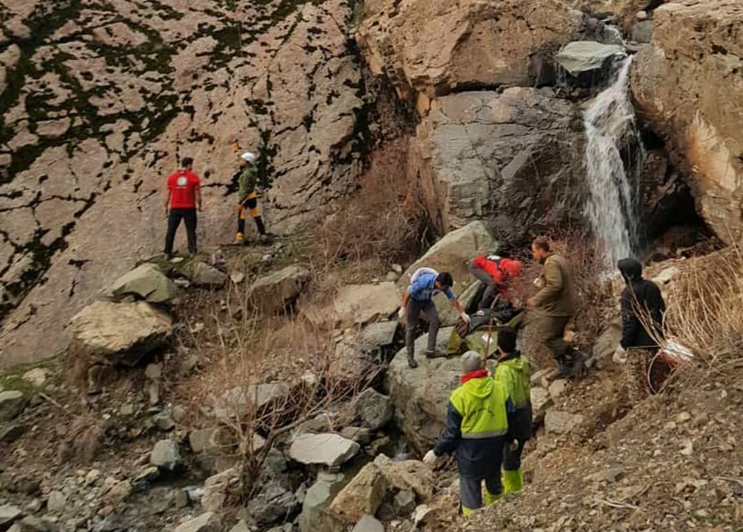 پیکر بی‌جان کوهنوردی در دارآباد تهران پس از ۱۰ ساعت جستجو کشف شد