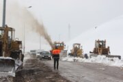 برف و کولاک راه ارتباطی ۴۰ روستای آذربایجان شرقی را بست