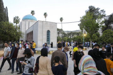 Los mausoleos de Hafez y Saadi en el Noruz de 1401