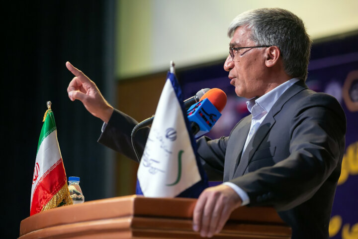 فرهنگ بستر اصلی رشد، پیشرفت و امید به آینده است