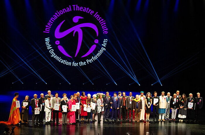 تئاتر در پنجه «ایمان، انسان، امید، حماسه و نقد» 3