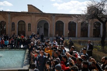 حضور گردشگران نوروزی در خانه کُرد