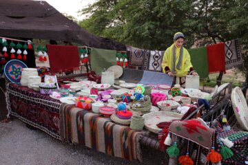 نمایشگاه توانمندی ها ، صنایع دستی و سوغات عشایر در شوشتر