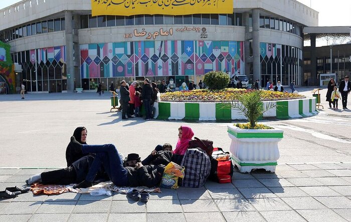 سرگردانی زائران اربعین در پایانههای مسافری مشهد/ باز هم مسوولان غافلگیر شدند