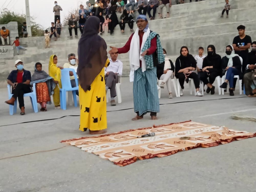 دومین جشنواره استانی تئاتر خیابانی سابات در میناب آغاز شد دومین جشنواره استانی تئاتر خیابانی سابات در میناب آغاز شد