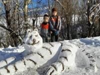 جشنواره ساخت آدم برفی در مشگین‌شهر برگزار شد