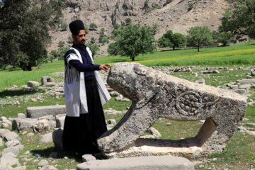 بَردِ شیر (شیر سنگی) نمادی در تاریخ و فرهنگ بختیاری