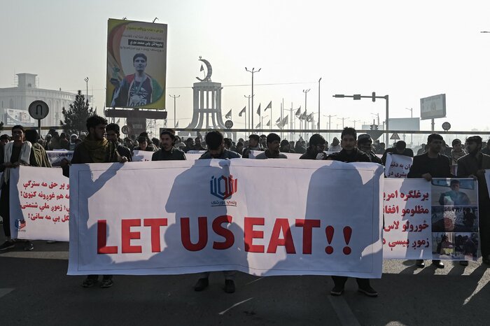 پاک ایران تجارتی لین دین سے ڈالر کو ہٹا دینا ہوگا: سابق پاکستانی سفیر