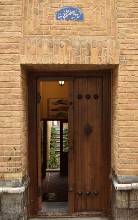 بازمانده مشروطه در گذر میرزا محمود