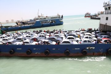 گزارش تصویری از روان شدن بازگشت مسافران نوروزی  از طریق بندر پل خمیر