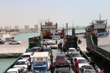 گزارش تصویری از روان شدن بازگشت مسافران نوروزی  از طریق بندر پل خمیر