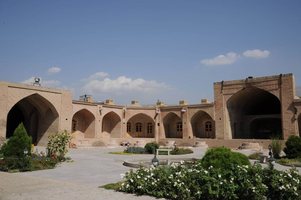 کاروانسرای شاه عباسی نیر مرمت می‌شود