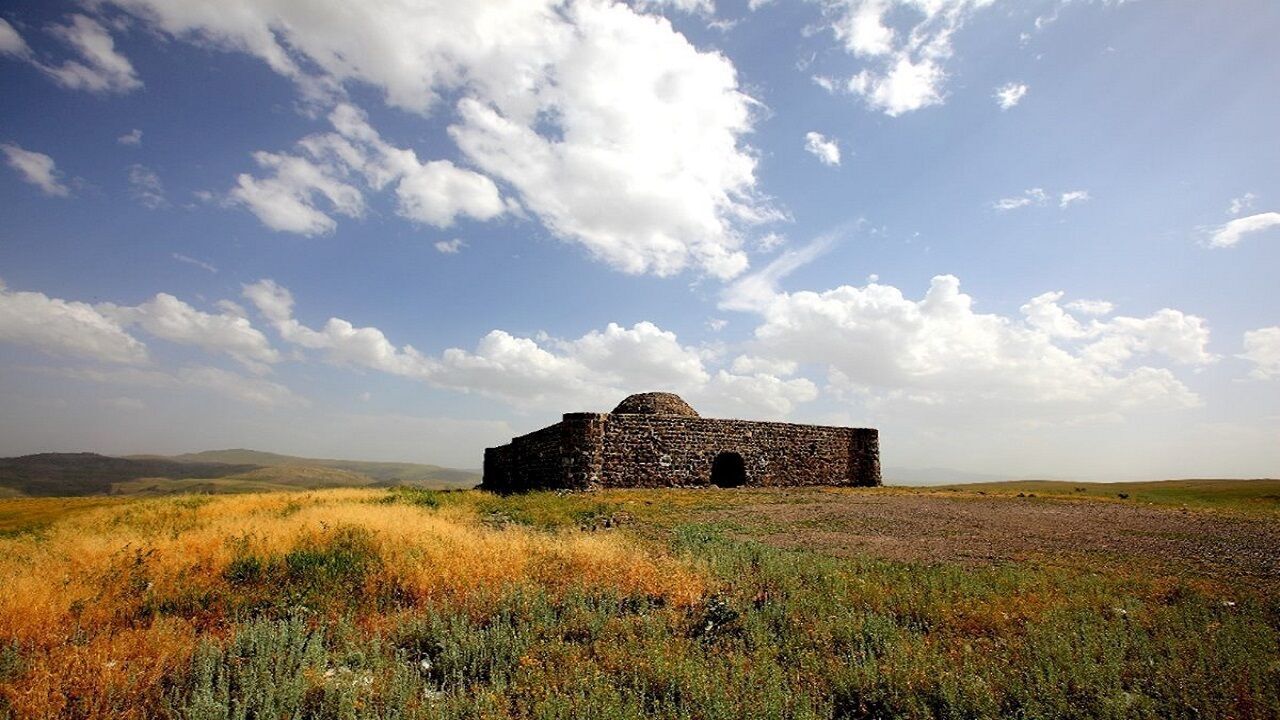 کاروانسرای شاه عباسی نیر مرمت می‌شود