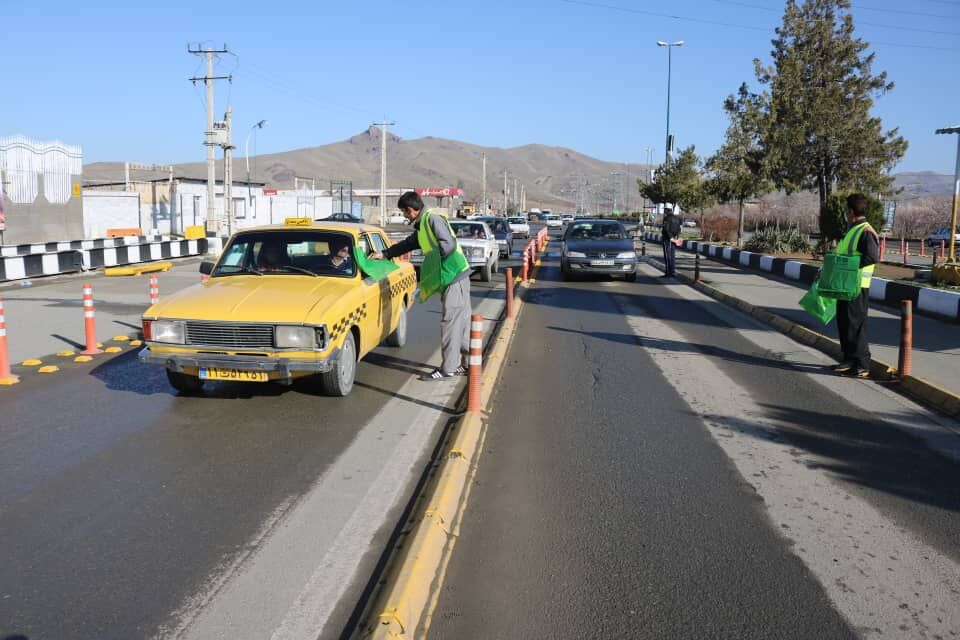 ۱۰ هزار کیسه زباله در مسیرهای خروجی سنندج توزیع می‌شود