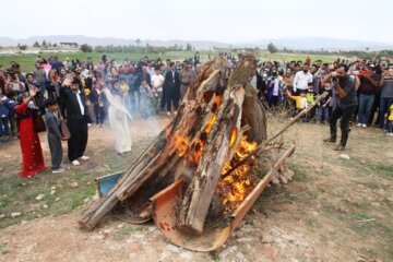 آیین باستانی جشن نوروز 1401 در شهرستان مرزی قصرشیرین