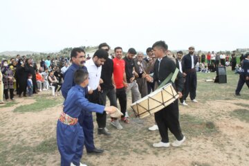 آیین باستانی جشن نوروز 1401 در شهرستان مرزی قصرشیرین