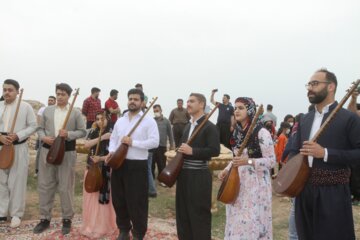 آیین باستانی جشن نوروز 1401 در شهرستان مرزی قصرشیرین