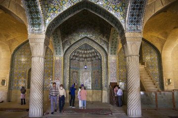 Norouz 2022 en Iran : les voyageurs dans le complexe historique de Zandieh de Chiraz au sud