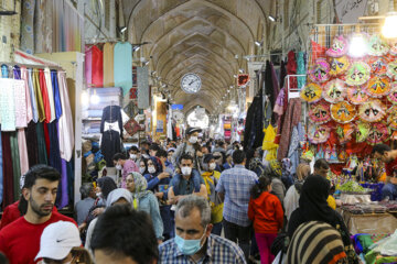 Norouz 2022 en Iran : les voyageurs dans le complexe historique de Zandieh de Chiraz au sud