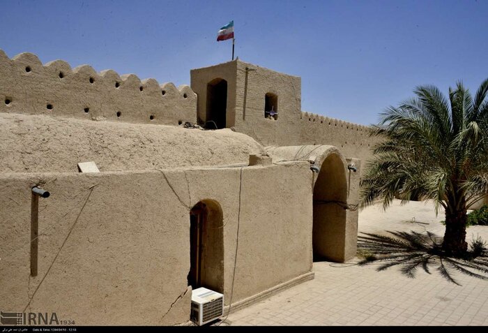 خاش، سرزمین قلعهها