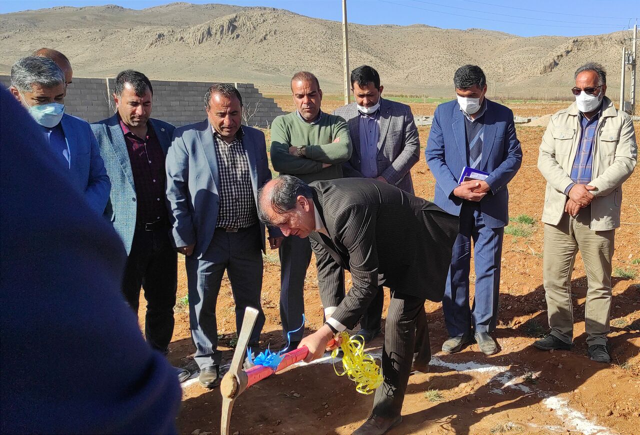 آغاز عملیات اجرایی ساخت یک واحد گلخانه ای در اقلید فارس  آغاز عملیات اجرایی ساخت یک واحد گلخانه ای در اقلید فارس