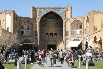 بازار قیصریه اصفهان؛ طاق گنبدی بر فراز حُجره ها