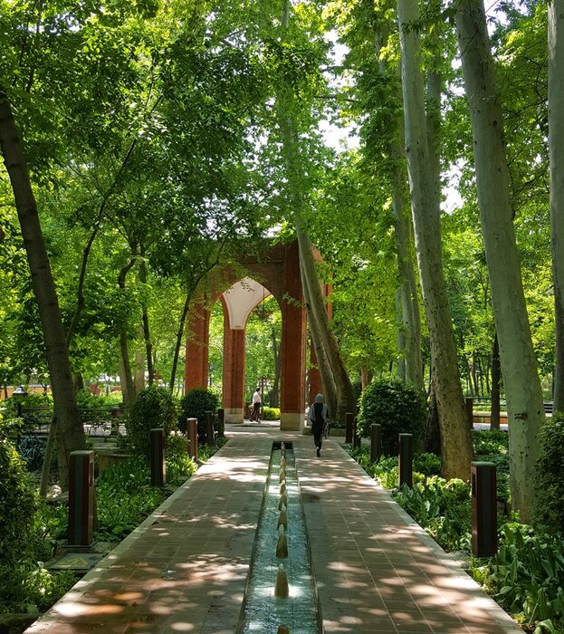 شکوه بهار در سروستان تهران