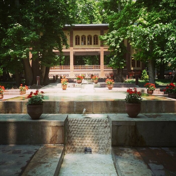 شکوه بهار در سروستان تهران