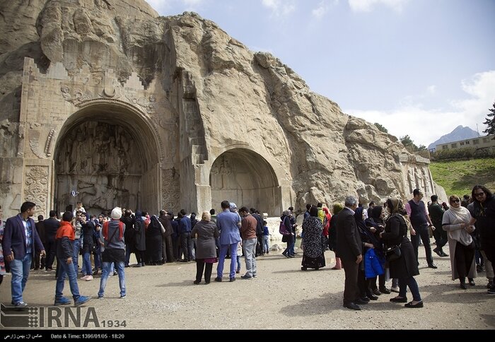 رنگین‌کمان فرهنگ و هنر در ۱۲ روز فروردین/ بوسه، عشق، گریه، هدیه، سیلی و باقی قضایا...