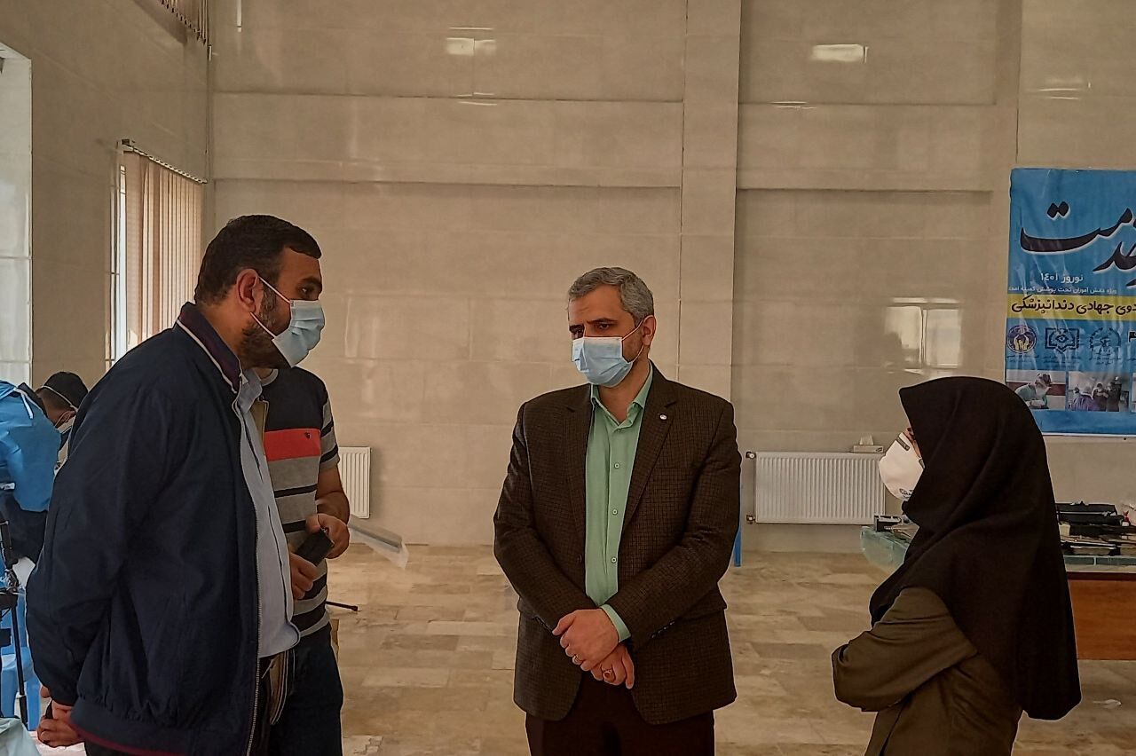 معاون استاندار قزوین از فعالیت نیروهای جهادی در ارایه خدمات دندانپزشکی بازدید کرد