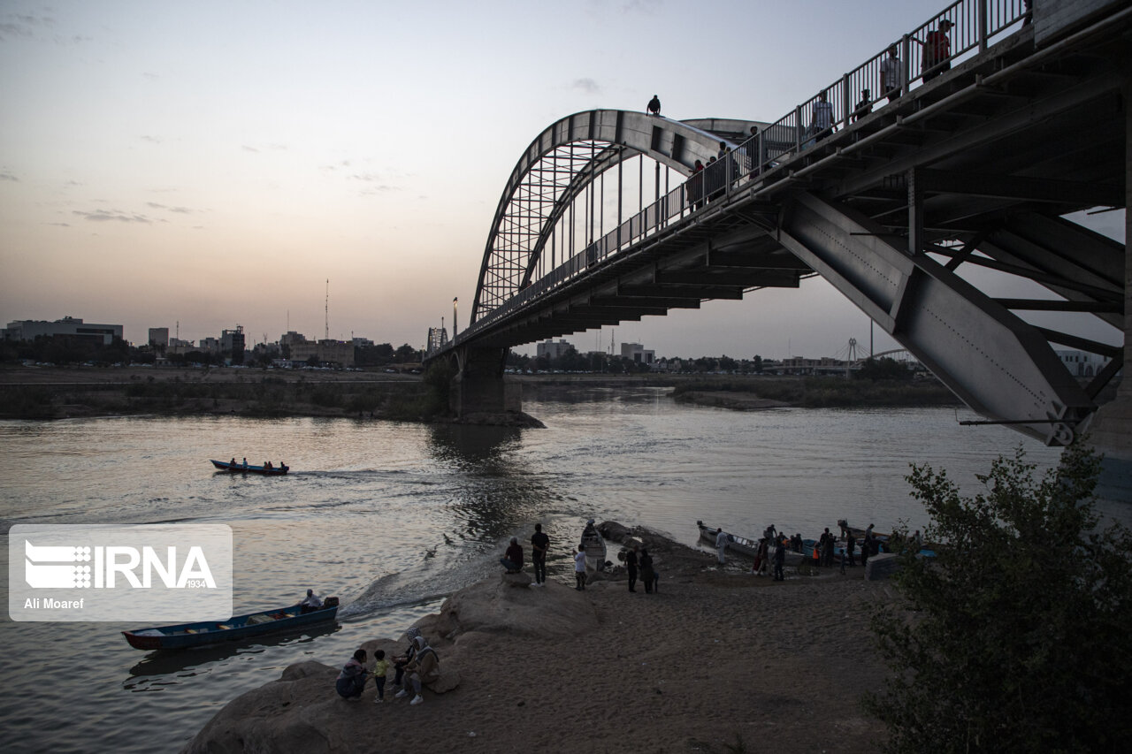 سقوط از پل سفید کارون در اهواز سه مصدوم داشت