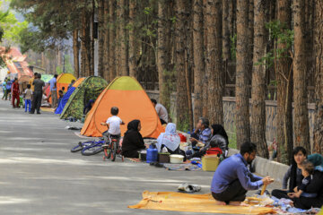 Les Iraniens marquent la journée de la Nature et disent adieu aux vacances de Norouz
