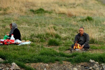 Les Iraniens marquent la journée de la Nature et disent adieu aux vacances de Norouz
