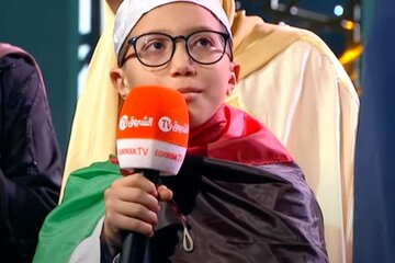 Enfant algérien mémorisant le Coran : j'espère que nous prierons ensemble à la Mosquée al-Aqsa