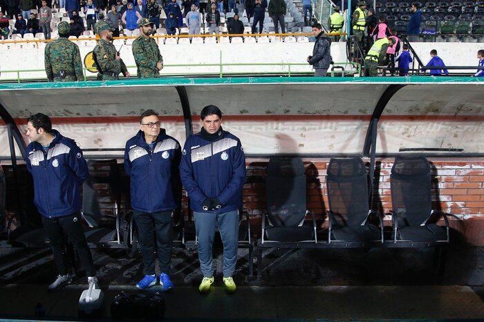 دستان حجازی روی شانههای مجیدی