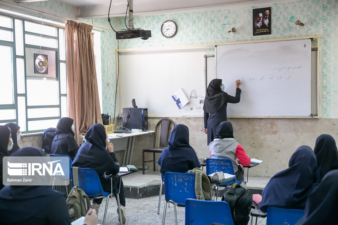 امام جمعه کرمانشاه: دولت سیزدهم با اجرای رتبه‌بندی معلمان کار بزرگی انجام داده است