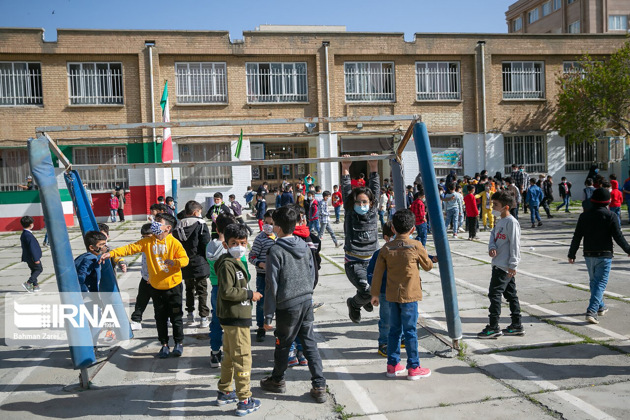 سرزندگی در جامعه با حضور دانش‌آموزان در مدارس