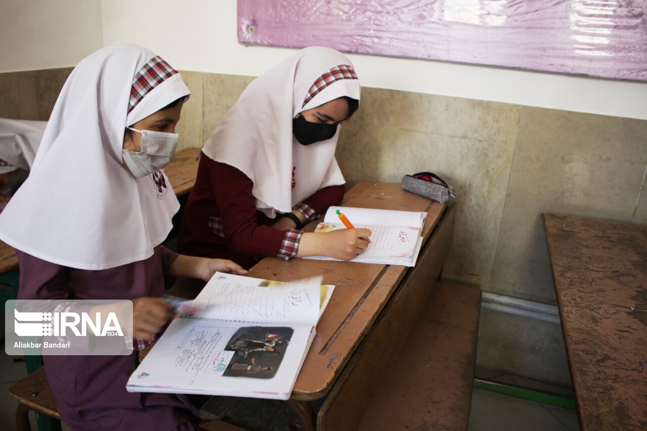 بیش از ۹۰ درصد دانش‌آموزان استان سمنان از آموزش حضوری استقبال کردند