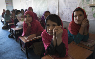 شروع امتحانات مدارس در افغانستان، مطالبه دختران برای بازگشایی مدارس 
