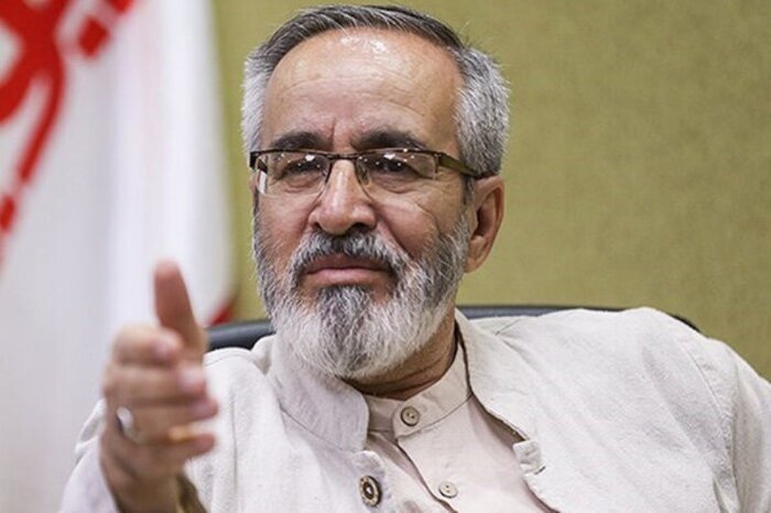 بلعیدن بازیگر «دکتر نون...» توسط چاه تئاترشهر / پروینِ شاعر، بازیگر تئاتر میشود 7