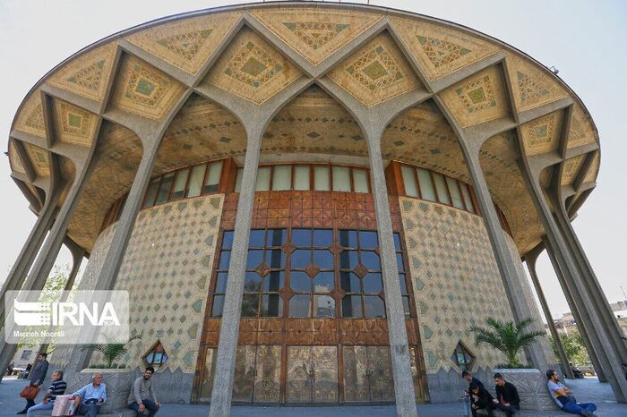 بلعیدن بازیگر «دکتر نون...» توسط چاه تئاترشهر / پروینِ شاعر، بازیگر تئاتر میشود 8