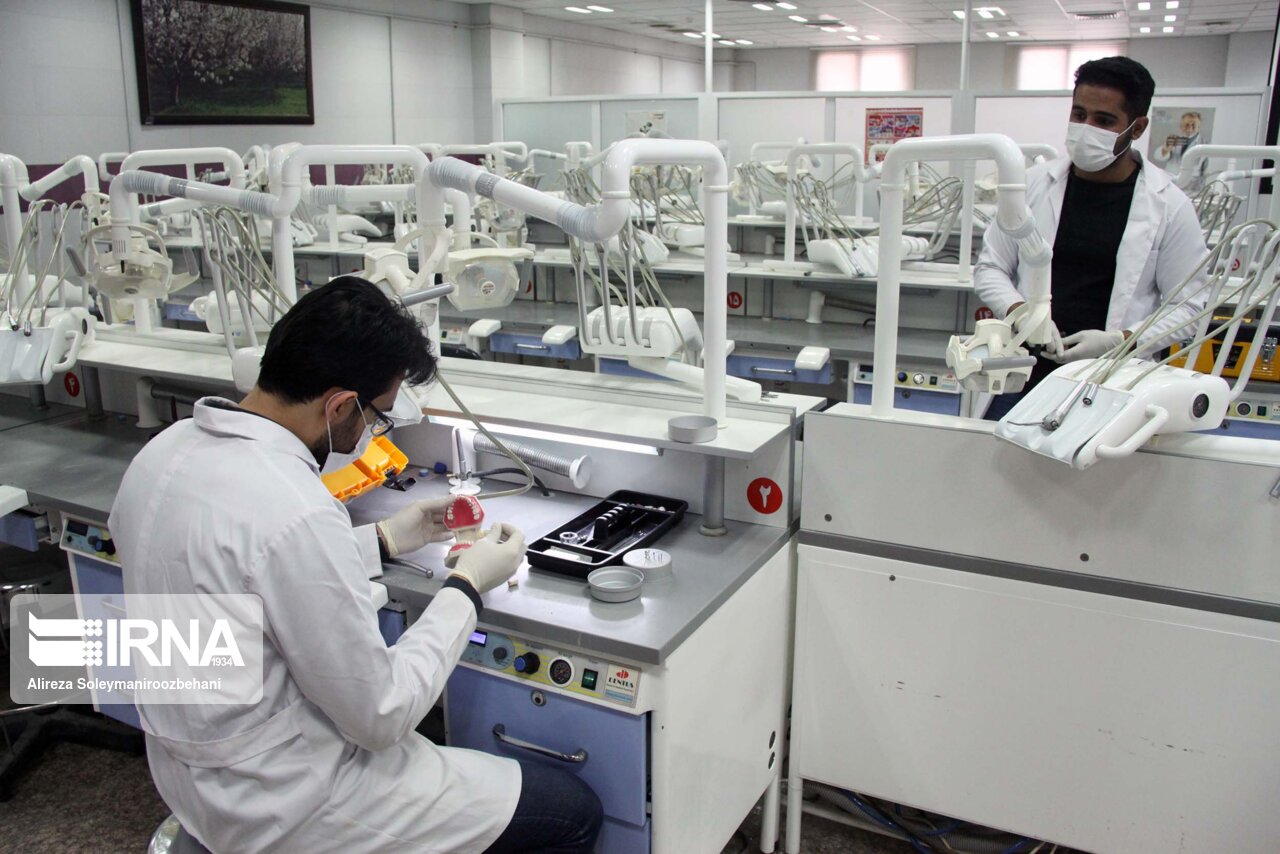 معاون وزیر بهداشت: آییننامه بازگشت دانشجویان پزشکی به کشور تدوین شد معاون وزیر بهداشت: آییننامه بازگشت دانشجویان پزشکی به کشور تدوین شد