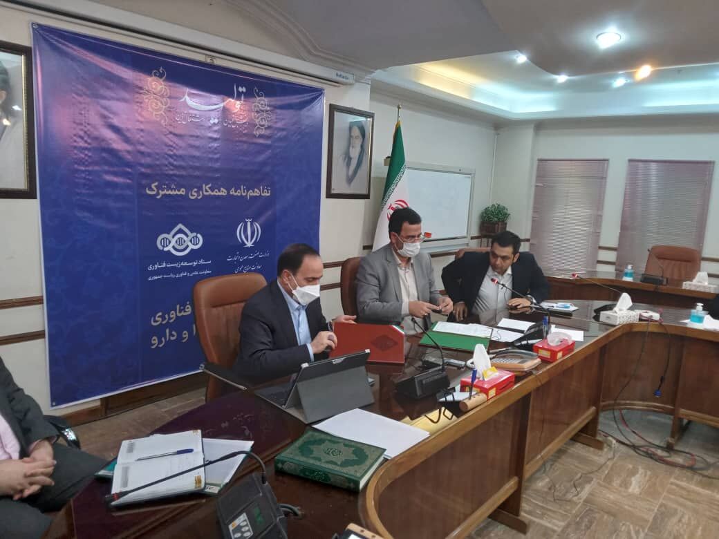 واردات دارو را به کمتر از یک میلیارد دلار می‌رسانیم