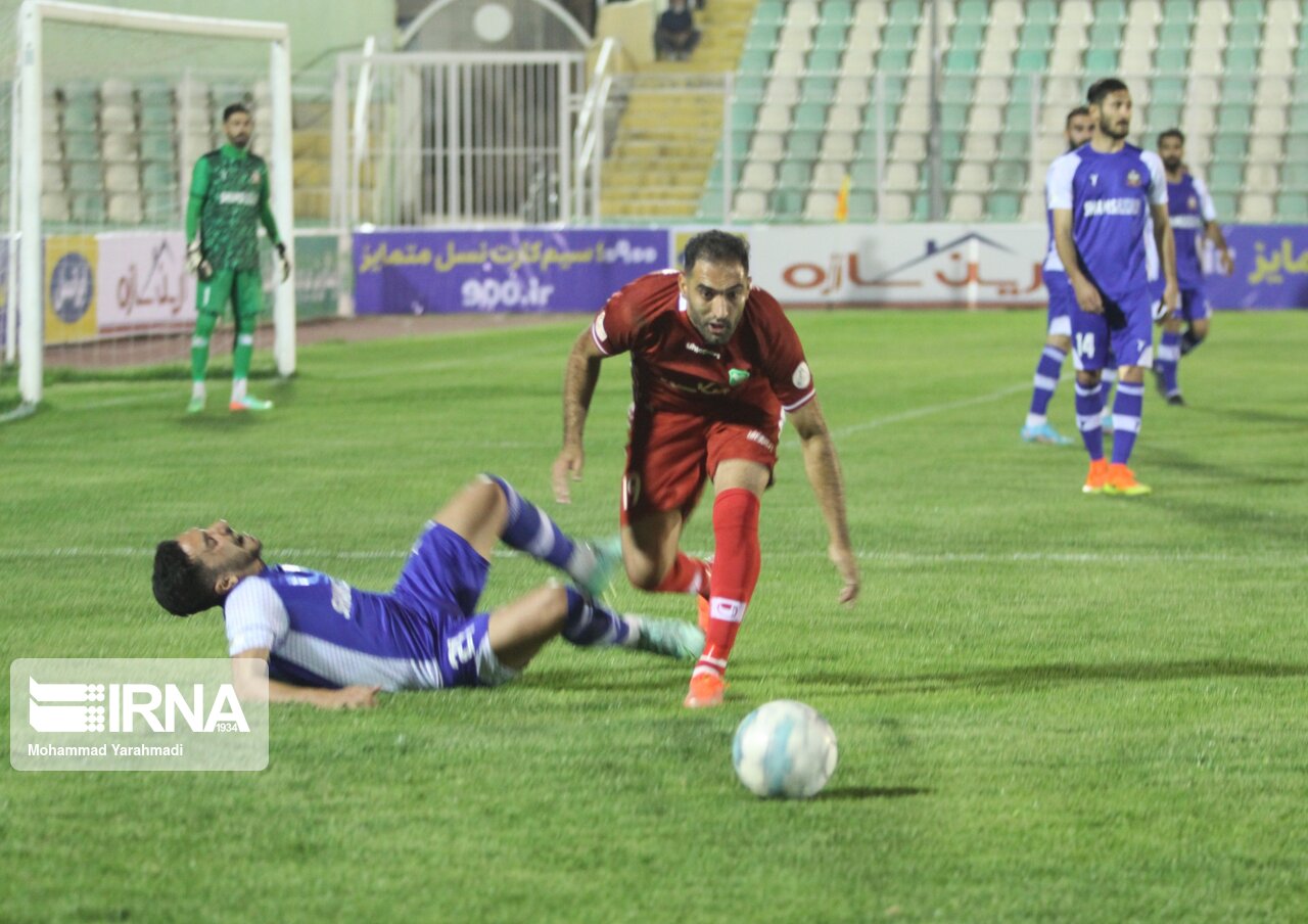 شمس آذر قزوین سه امتیاز بازی را به حریف همدانی واگذار کرد شمس آذر قزوین سه امتیاز بازی را به حریف همدانی واگذار کرد