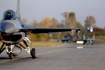 آمریکا با فروش جنگنده‌های اف-۱۶ به بلغارستان موافقت کرد 